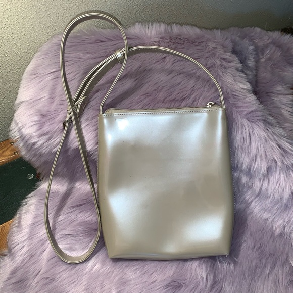 Beijo crossbody silicon iridescent color purse - Picture 3 of 11